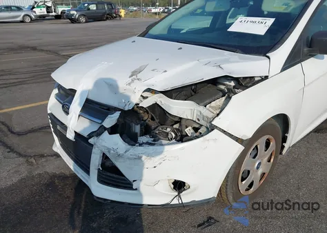 2013 Ford Focus S из США, поврежденный, VIN 1FADP3E21DL125091